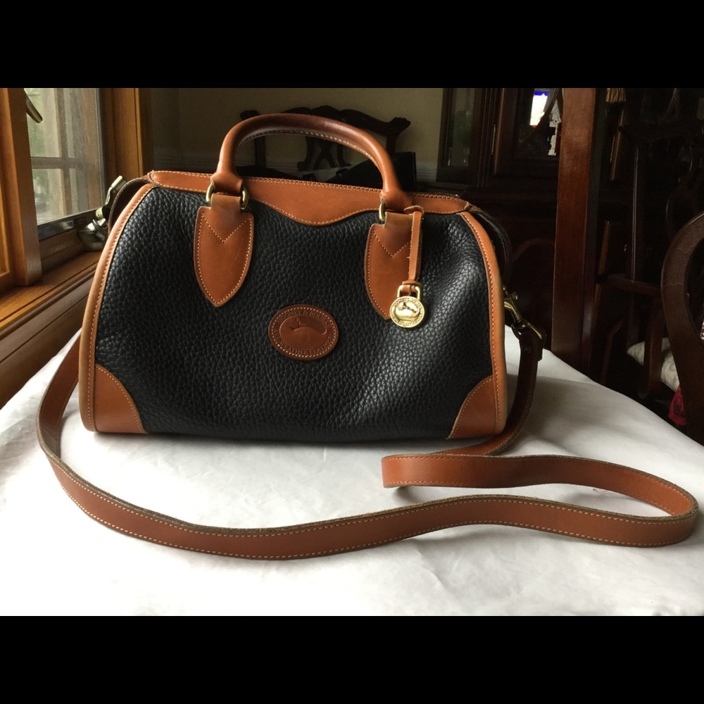 *SOLD* Dooney & Bourke AWL Large Satchel Shldr Bag Blk/Tn - Picture 10 of 16